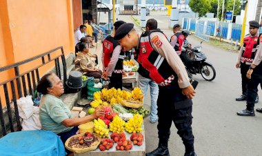 Pelabuhan-hingga-Pertokoan,-Samapta-Polres-Flotim-Perkuat-Keamanan-Kota-Lewat-Patroli-Perintis-Presisi
