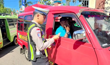 Operasi-Keselamatan-Turangga-2026,-Polres-Flotim-Berikan-Teguran-Simpatik