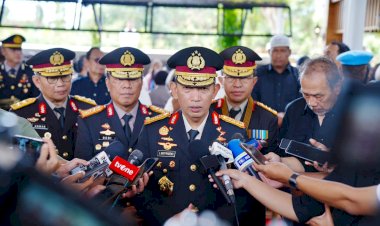 Hadiri-Pemakaman,-Kapolri:-Pesan-Eyang-Meri-Jadi-Inspirasi-dan-Semangat-Keluarga-Besar-Polri 