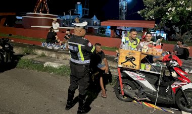 Polres-Flotim-Pastikan-Lalu-Lintas-Malam-Tetap-Tertib-dan-Kondusif
