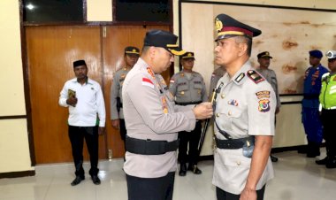 Kapolres-Flotim-Pimpin-Pelantikan-Kabag-Ren,-AKP-Mahfud-Resmi-Jabat-Perencana-Polres