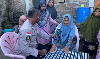 Dokkes-Polres-Flotim-Berikan-Layanan-Kesehatan-bagi-Korban-Gempa