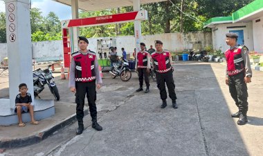Sambangi-SPBU,-Sat-Samapta-Polres-Flotim-Gelar-Patroli-Dialogis