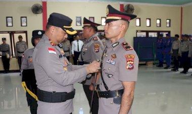 Kapolres-Flores-Timur-AKBP-Adhitya-Octorio-Putra-Pimpin-Sertijab-Kasat-Lantas