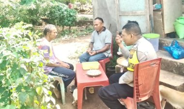 Guna-Mempererat-Hubungan-Kemitraan-dengan-Masyarakat,-Bhabinkamtibmas-AIPDA-Gusti-Towa-Rutin-Laksanakan-Sambang-Dialogis
