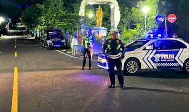 Patroli-Lampu-Biru-Satlantas-Polres-Flores-Timur-Hadirkan-Rasa-Aman-dan-Wujudkan-Kamseltibcarlantas-yang-Kondusif