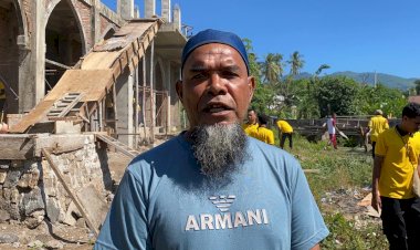 Tuai-Apresiasi-Pengurus-Masjid,-Bhakti-Religi-Polres-Flores-Timur-Pererat-Silaturahmi-di-Al-Munawarah-Delang