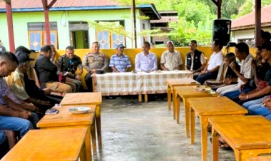 Merawat-Harmoni-Pasca-Perselisihan-Antarwarga,-Kapolres-Flores-Timur-AKBP-Adhitya-Octorio-Putra-Hadiri-Dialog-Rekonsiliasi