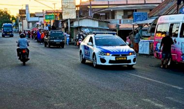 Wujud-Pelayanan-Polri,-Sat-Lantas-Polres-Flores-Timur-Amankan-Rute-Jalan-Santai-KPRI