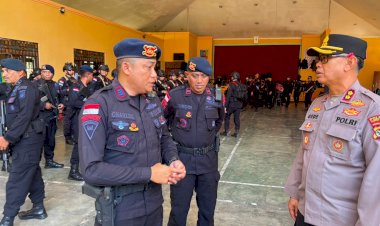 Kapolres-Flores-Timur-AKBP-Gede-Putra-Yase-Tinjau-Pos-Pam-Brimob,-Bangun-Sinergi-Jaga-Adonara-Timur