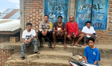 Obrolan-Sederhana-di-Lite,-Bhabinkamtibmas-Sampaikan-Pesan-Kamtibmas