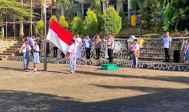 Dari-Sekolah-untuk-Masa-Depan,-Polres-Flotim-Ajak-Pelajar-Jauhi-Bullying-dan-Narkoba