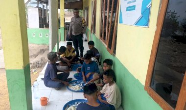 Bhabinkamtibmas-Sambangi-Ponpes-Madinatunajah,-Hangatkan-Kedekatan-Polri-dengan-Santri