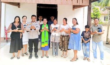 Kapolsek-Adonara-Barat-Sambangi-Jemaat-GMIT-Eklesia-Waiwadan-Lewat-Minggu-Kasih