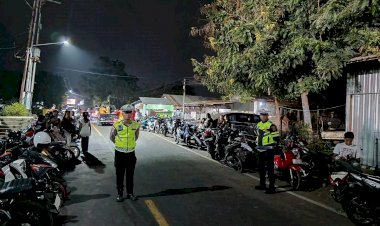 Semangat-Sportivitas-di-Lohayong,-Sat-Lantas-Polres-Flotim-Bantu-Jaga-Kelancaran-Arus-Kendaraan