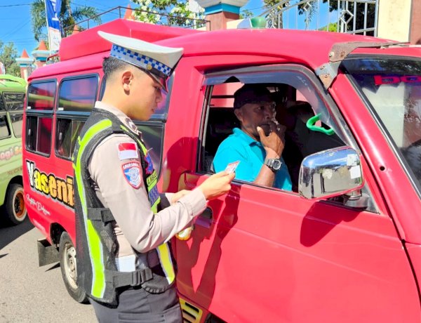 Operasi Keselamatan Turangga 2026, Polres Flotim Berikan Teguran Simpatik