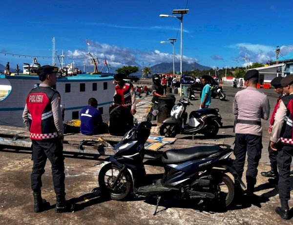 Hadir di Tengah Aktivitas Warga, Sat Samapta Polres Flotim Gelar Patroli Kota