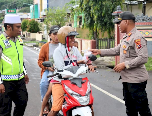 Humanis dan Penuh Makna, Polres Flotim Hadirkan Kepedulian Menjelang Berbuka