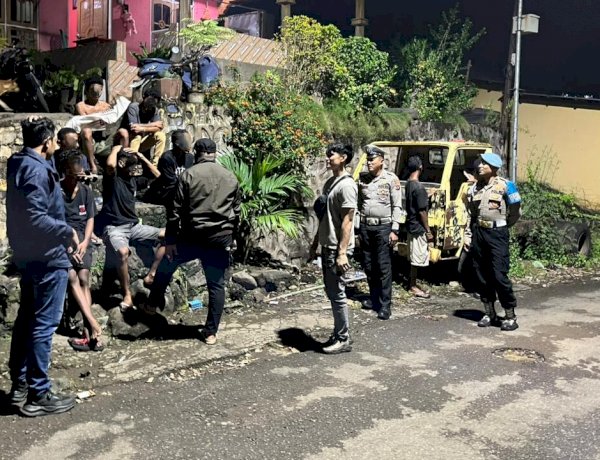 Humanis dan Tegas, Tim Patroli Imbau Pemuda di Simpang Jalan III Kembali ke Rumah
