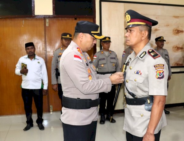 Kapolres Flotim Pimpin Pelantikan Kabag Ren, AKP Mahfud Resmi Jabat Perencana Polres