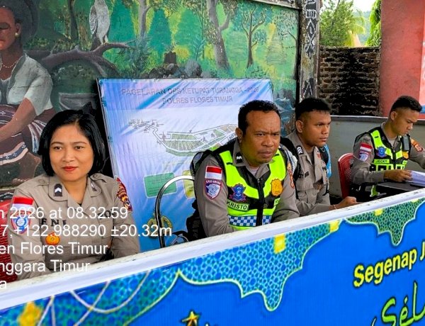 ‎Personel Pos Terpadu Ops Ketupat Turangga 2026 Patroli Pertokoan Larantuka