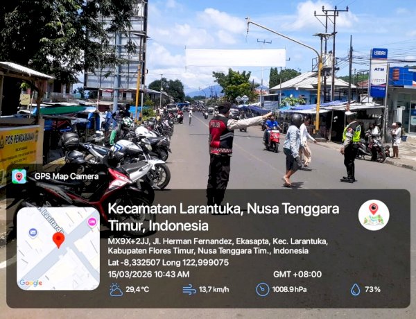Aktivitas Pasar Meningkat, Personel Pos Pam Pasar Inpres Lakukan Pengaturan Lalin