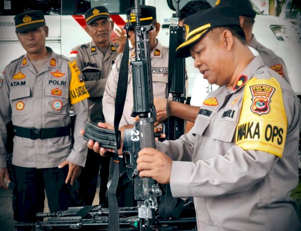 Asah Kemampuan Personel, Waka Polres Flotim Pimpin Latihan Penggunaan Senjata Api