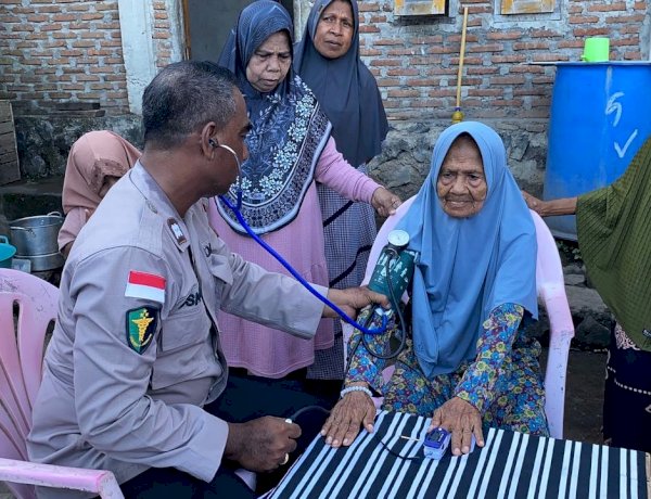 Dokkes Polres Flotim Berikan Layanan Kesehatan bagi Korban Gempa