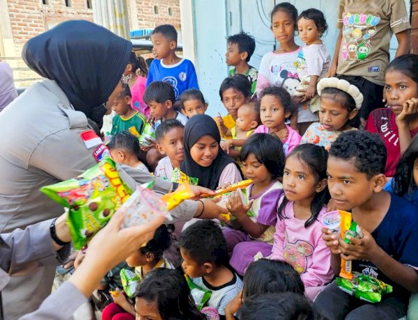 Ceria Kembali di Tengah Gempa, Polwan Flotim Dampingi Anak-anak
