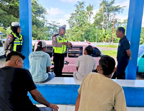 Satlantas Polres Flotim Bangun Budaya Tertib Berkendara di Terminal Lamawalang