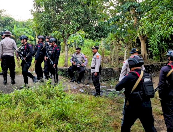 Kompi 1 Batalyon B Satbrimob Polda NTT Dukung Upaya Polres Flores Timur Jaga Kondusivitas Dusun Bele