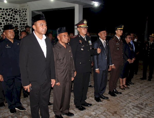 Malam Renungan Suci, Kapolres Flores Timur Bersama Forkopimda Kenang Jasa Pahlawan