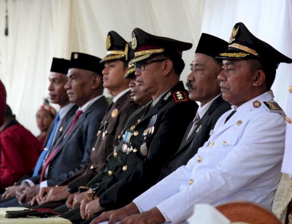 Bersama Forkopimda, Kapolres Flores Timur Hadiri Penurunan Bendera, Kepedulian Terus Digaungkan