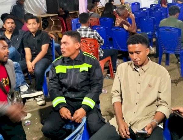 Sambangi Acara Komuni Suci, Bhabinkamtibmas Polsek Adonara Timur Ajak Pemuda Jaga Kamtibmas