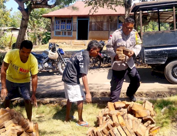 Sambang dengan Cara Berbeda, Aipda Semarno Bantu Warga Sambil Sampaikan Pesan Kamtibmas