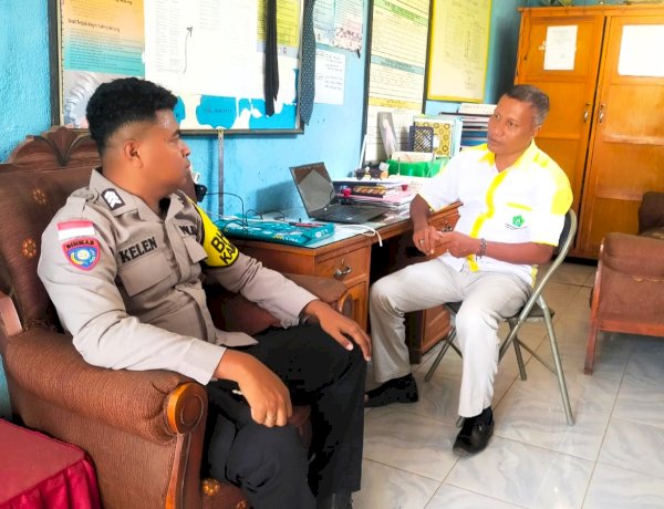 Bhabinkamtibmas Sambangi SDI Waitenepang, Perkuat Pesan Kamtibmas dari Lingkungan Sekolah