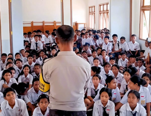 Ciptakan Pelajar Berkarakter, Bhabinkamtibmas Edukasi Siswa tentang Disiplin dan Pergaulan Positif
