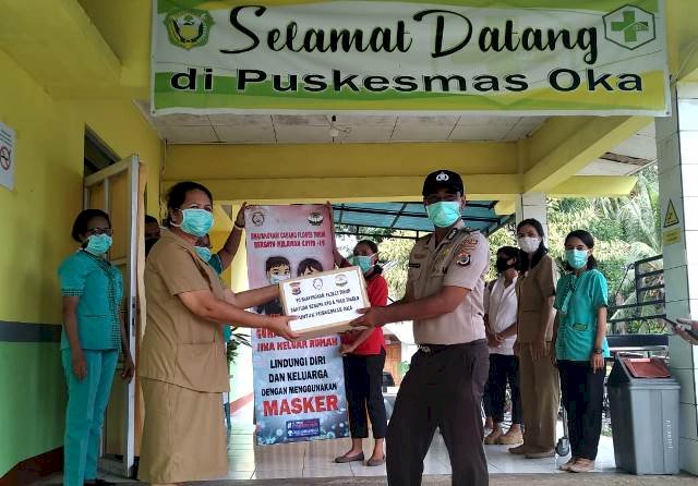 Peduli dan Dukung Tenaga Medis Polres Flotim Bagikan Apd Gratis ke Puskesmas
