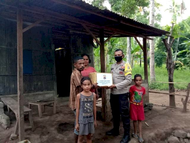 Distribusikan Sembako Bripka Melyanto Y. Mbeo Sambang Warga Kurang Mampu