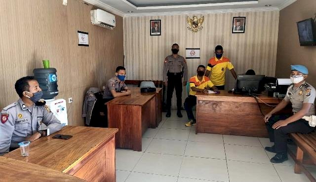 Cek Kelengkapan Piket Fungsi dan Pelayanan Propam Berkunjung Ke Ruang Spkt Polres Flotim