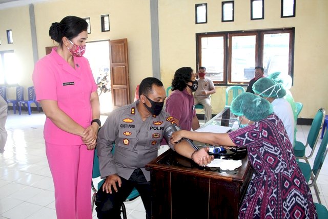 Polres Flotim Laksanakan Donor Darah Dalam Rangka Hari Bhayangkara Ke74