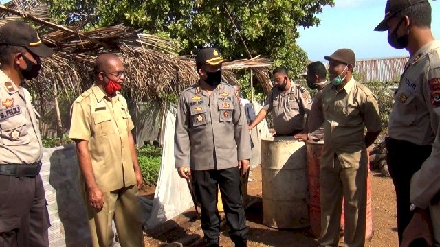 Pengecekan Kampung Tangguh Oleh Kapolres Flotim Dalam Rangka Persiapan Launching Kampung Tangguh Gesit Nusantara