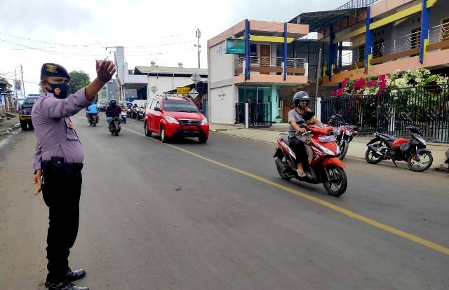 Aman nusa II, Sat Sabhara Polres Flotim Rutin Lakukan Patroli Di Seputaran Kota