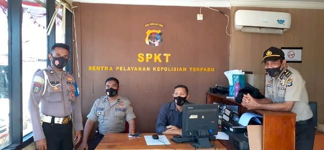 Propam Polres Flotim Lakukan Pengecekan Piket fungsi