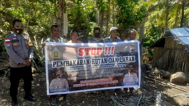 Bhabinkamtibmas Desa Watanura I Sambang Warga Lakukan Pembinaan Cegah Karhutla