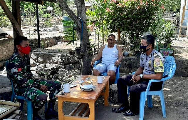 Bersinergi, Bhabinkamtibmas Bersama Bhabinsa 1624-06/Boru Sambang Ke Desa Binaan