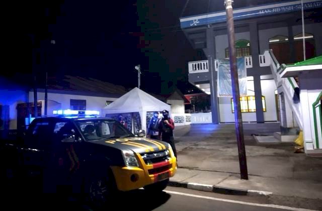 Sat Sabhara Polres Flotim Laksanakan Patroli Malam Hari