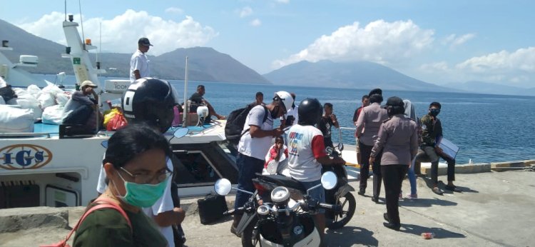 Peduli Covid-19, Tiem Satgas Aman Nusa II Polres Flotim Rutin Laksanakan Patroli Dialogis