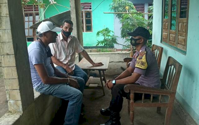 Bhabin Melaksanakan Patroli Sambang Sekaligus Mengecek Situasi Didesa Binaan Mengingat Cuaca Saat Ini