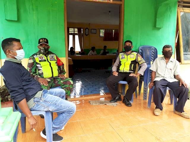 Bhabinkamtibmas Laksanakan Sambang Komunikasi Dengan Kades dan Aparat Desa Nimun Danibao
